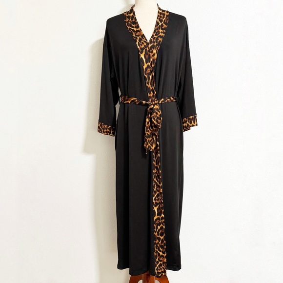Natori Leopard Print Trim Stretch Knit Robe - Picture 1 of 12
